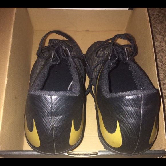 Hyper vapor Nike cleats - Picture 3 of 4